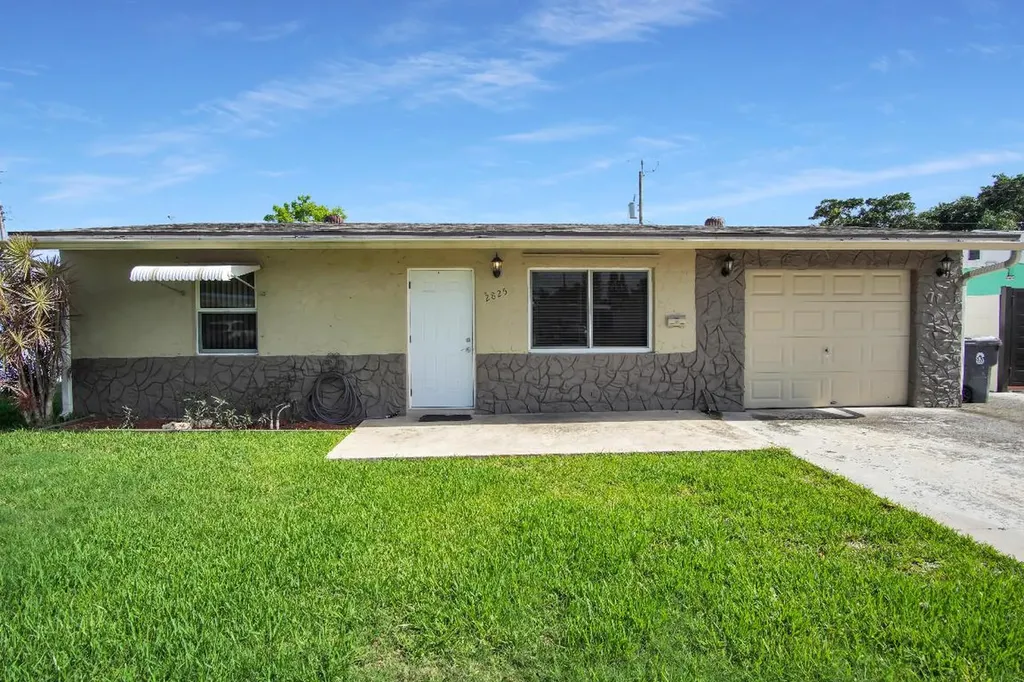 2825 Buckley Avenue Lake Worth FL 33461