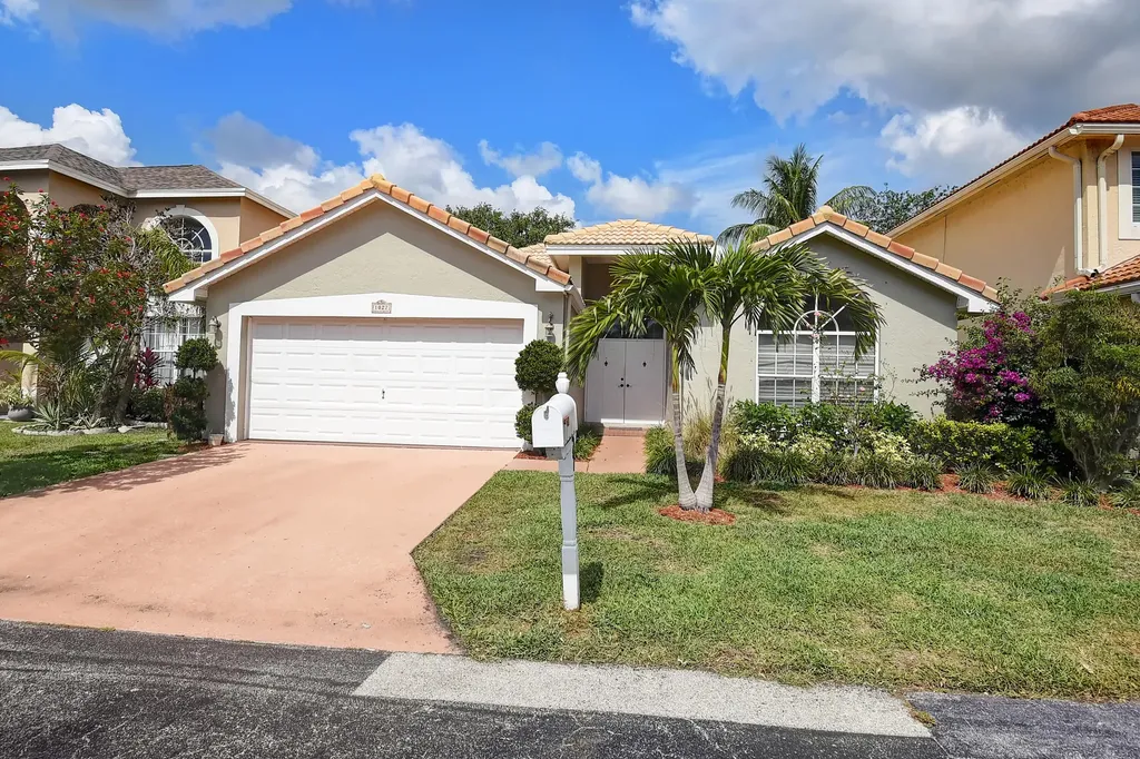 1027 Fairfax Circle W Boynton Beach FL 33436