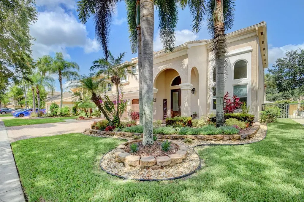 6431 Stonehurst Circle Lake Worth FL 33467