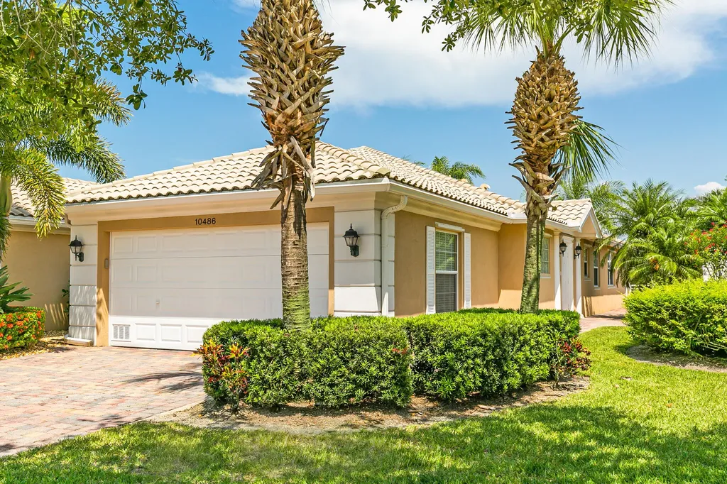 10486 SW Stratton Drive Port St Lucie FL 34987