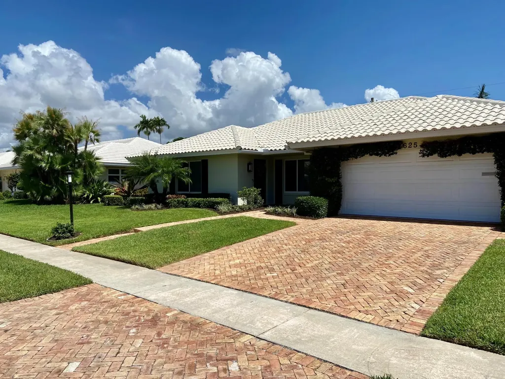 625 SW Elm Tree Lane Boca Raton FL 33486