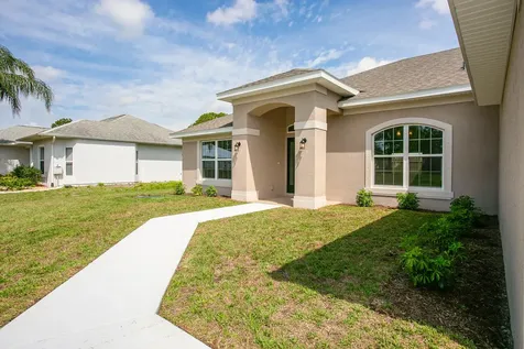 5290 NW Lamoore Lane Port St Lucie FL 34983