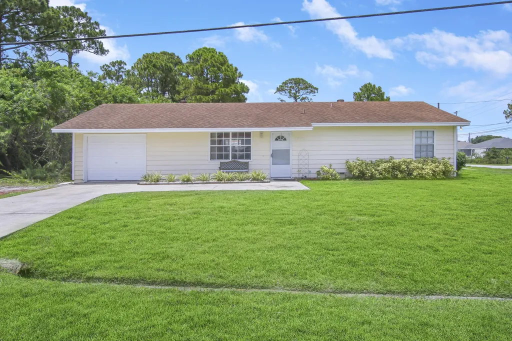 1701 SW Capehart Avenue Port St Lucie FL 34953