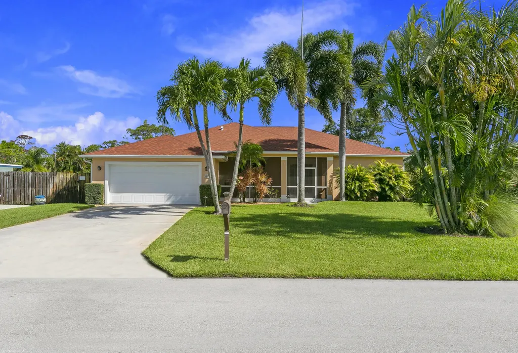 6481 SE Sherwood Street Hobe Sound FL 33455