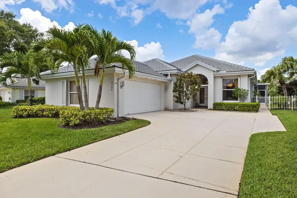7546 SE Bay Cedar Circle Hobe Sound FL 33455