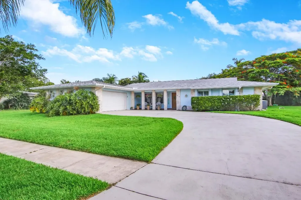1719 SE Adair Road Port St Lucie FL 34952