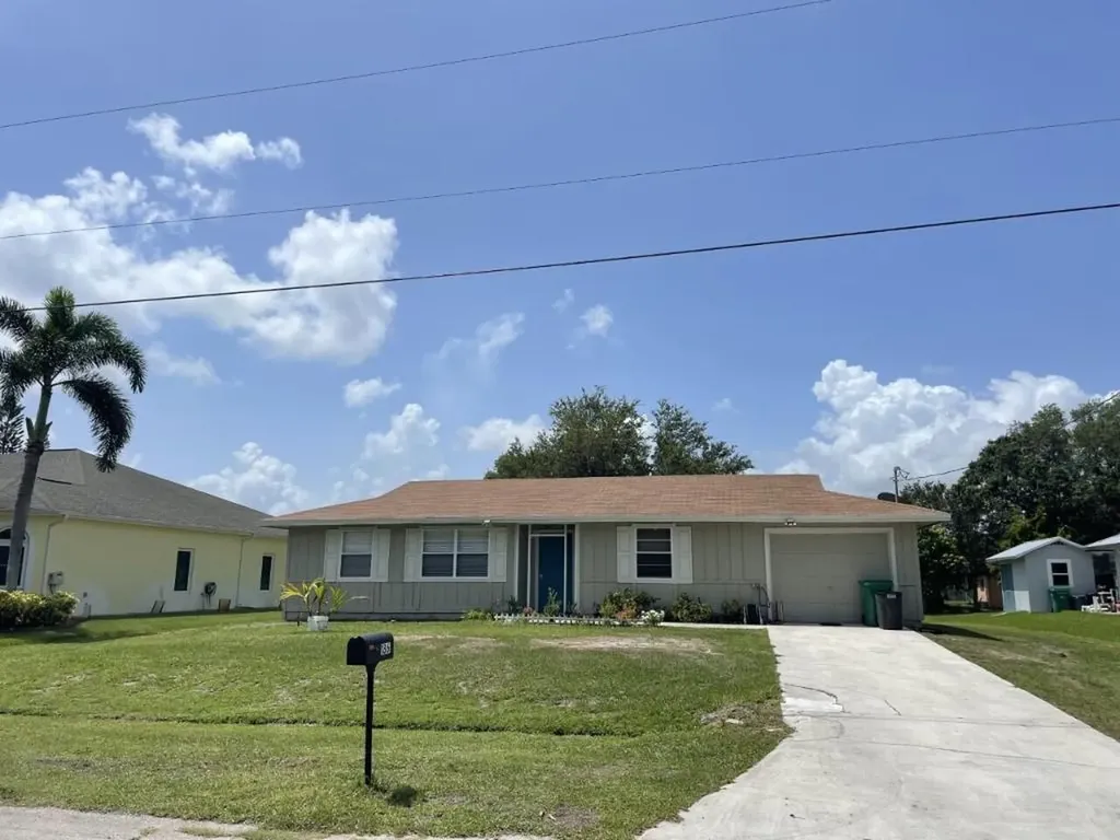 186 SW Evans Avenue Port St Lucie FL 34984