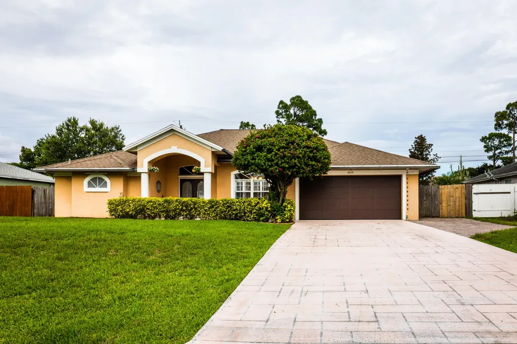 3079 SW Circle Street Port St Lucie FL 34953