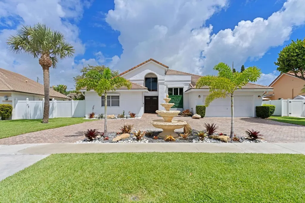 381 Cottonwood Lane Boca Raton FL 33487