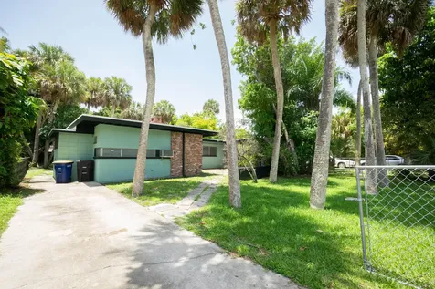 909 Boston Avenue Fort Pierce FL 34950