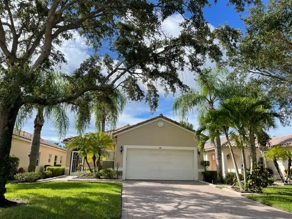 343 NW Breezy Point Loop Port St Lucie FL 34986
