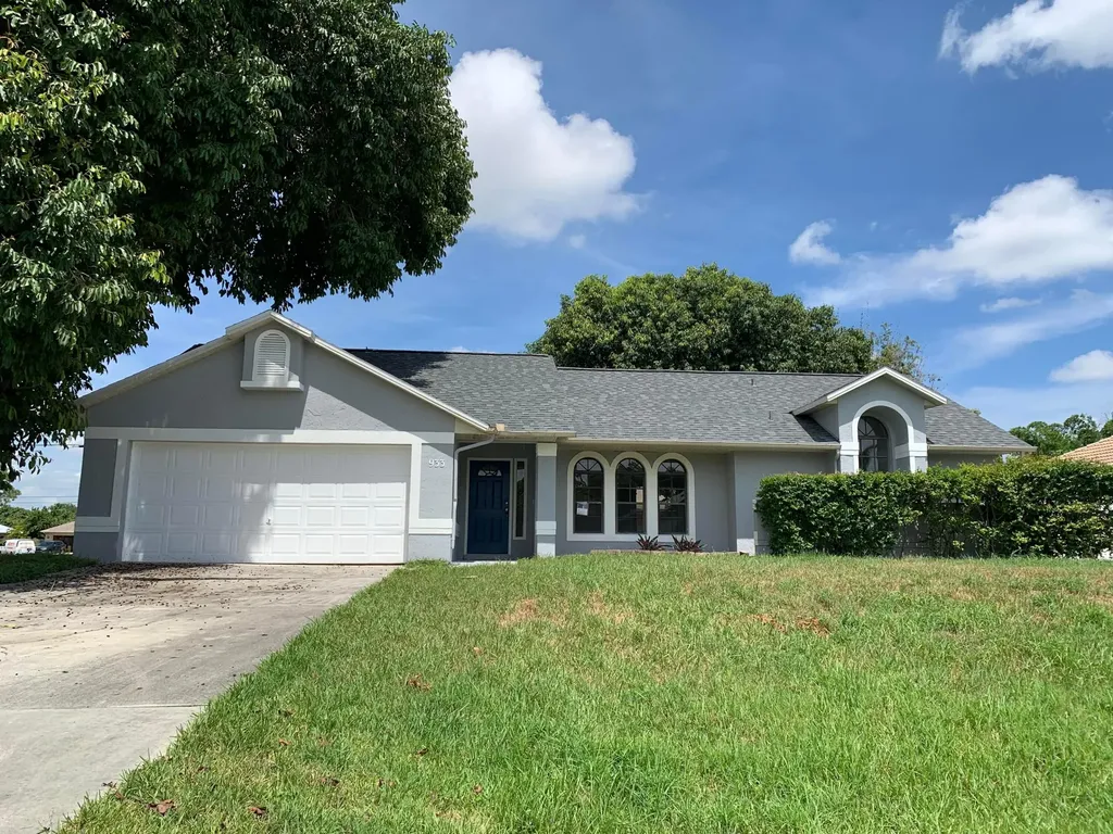 933 SW Mccracken Avenue Port St Lucie FL 34953