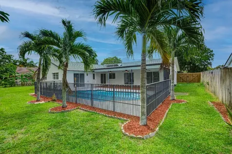 966 Hickory Trail Wellington FL 33414
