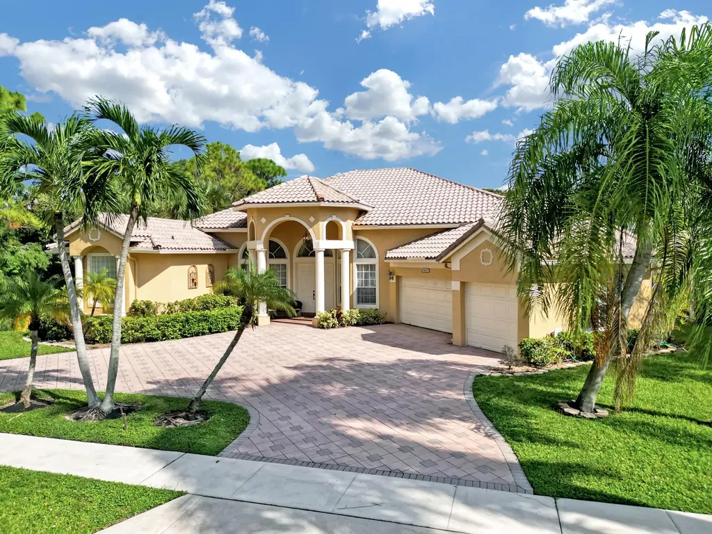 11637 Kensington Court Boca Raton FL 33428