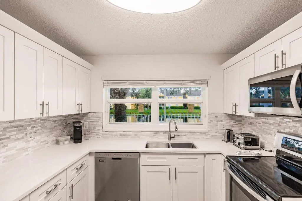 6360 NW 38th Drive Coral Springs FL 33067