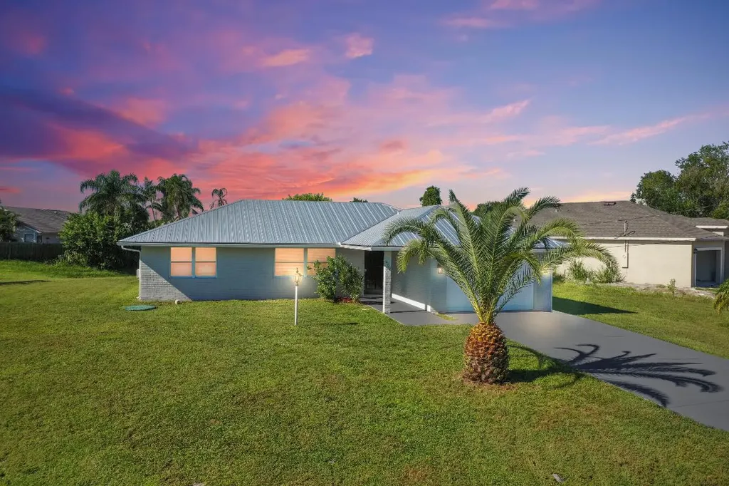 602 SW Violet Avenue Port St Lucie FL 34983