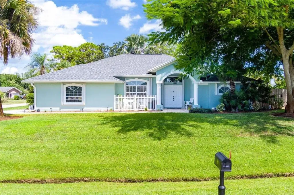 591 SW Todd Avenue Port St Lucie FL 34983