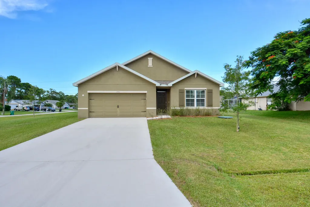 1901 SW Sylvester Lane Port St Lucie FL 34984