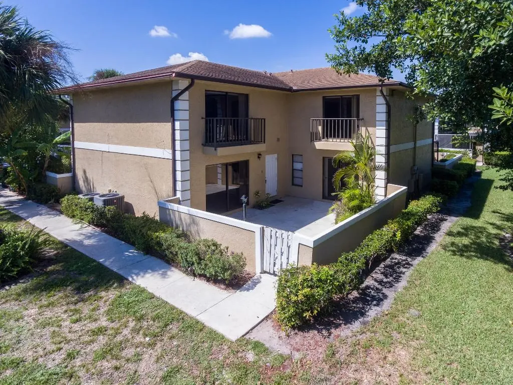 1458 N Lawnwood Circle Fort Pierce FL 34950