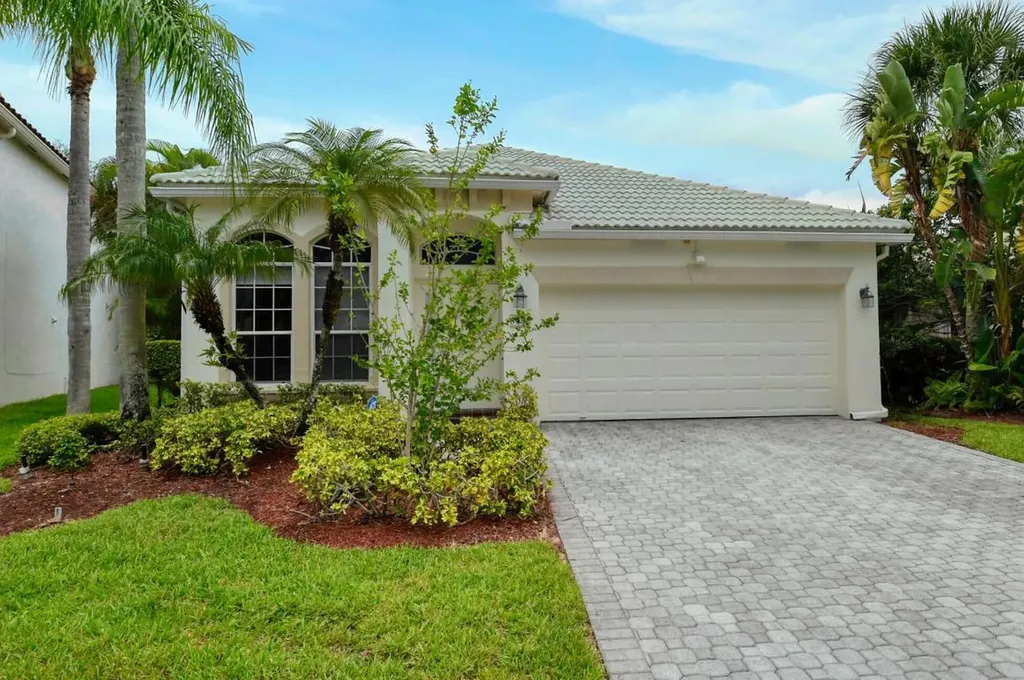 8456 Via D Oro Boca Raton FL 33433