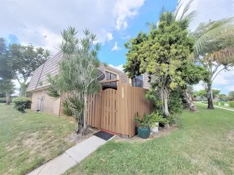 842 Springdale Circle Palm Springs FL 33461