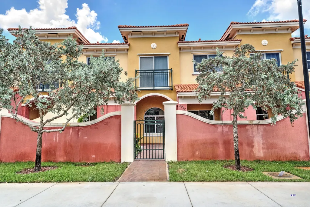 2997 NW 35th Terrace Lauderdale Lakes FL 33311