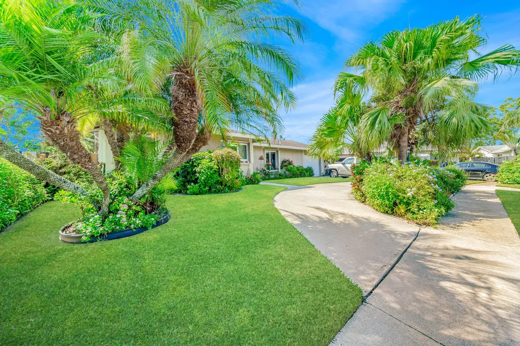 10142 Windtree Lane N Boca Raton FL 33428