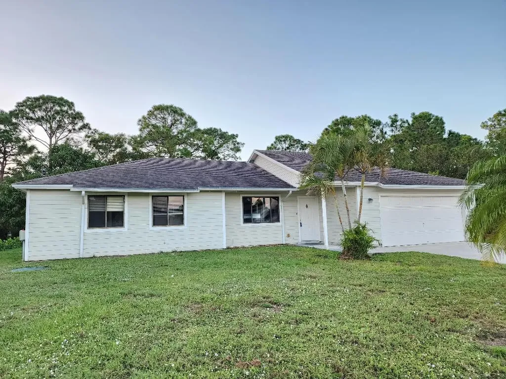 2842 SW Dinner Street Port St Lucie FL 34953