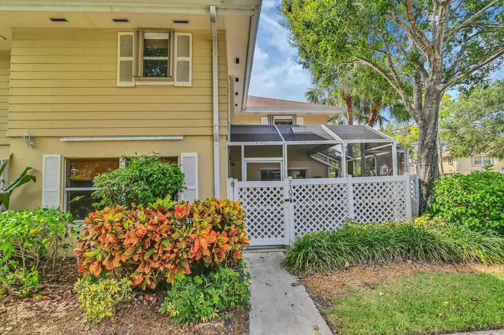 7102 Dryden Court Boynton Beach FL 33436
