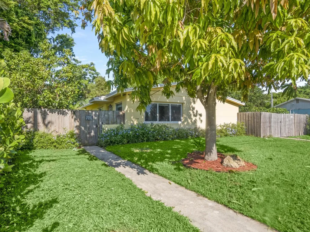 300 S Caloosahatchee Avenue Jupiter FL 33458