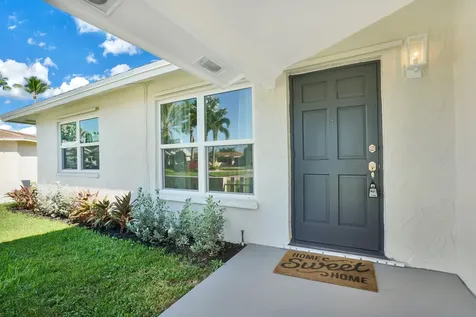 911 Garden Court Royal Palm Beach FL 33411