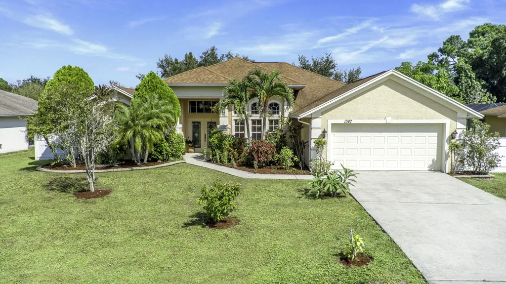 1347 SW Axtell Avenue Port St Lucie FL 34953