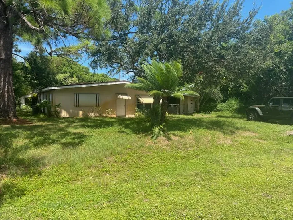 6904 Coquina Avenue Fort Pierce FL 34951