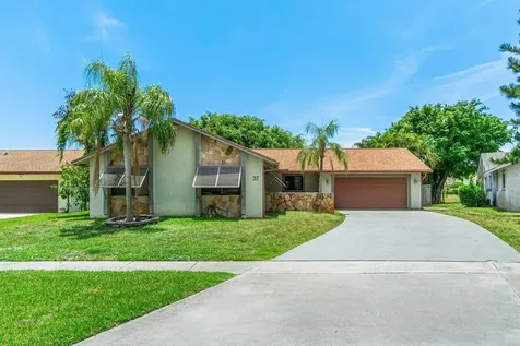 37 Vista Del Rio Boynton Beach FL 33426