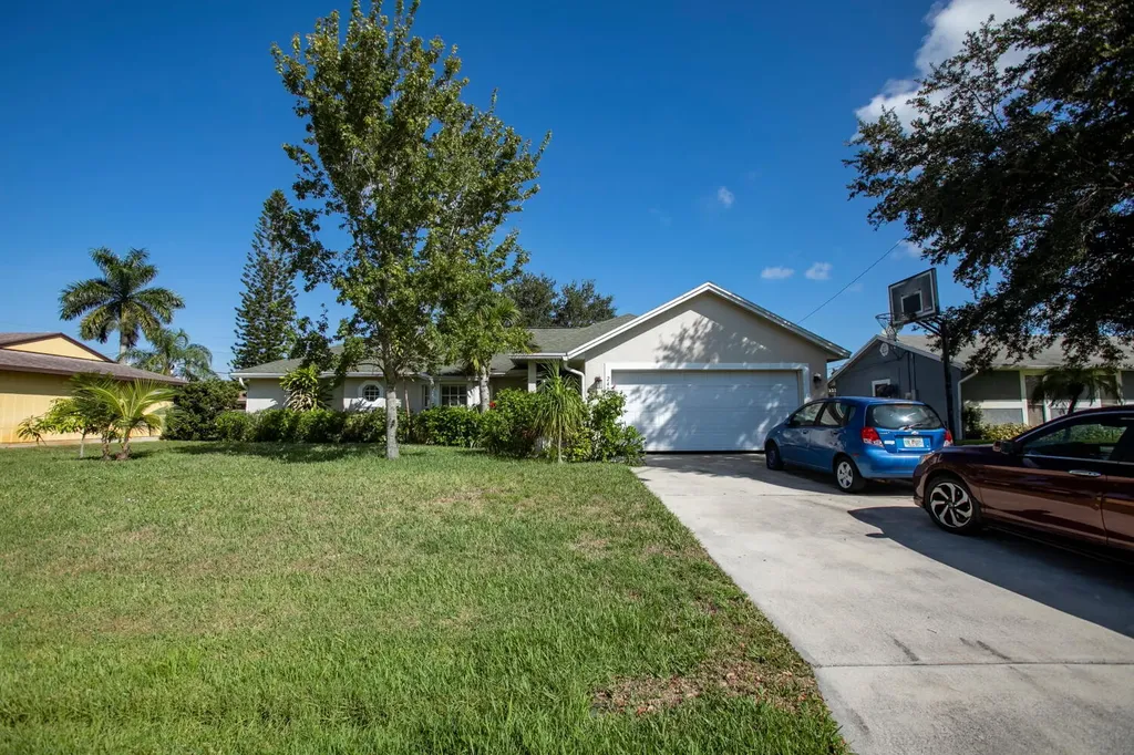 2409 SW Falcon Circle Port St Lucie FL 34953