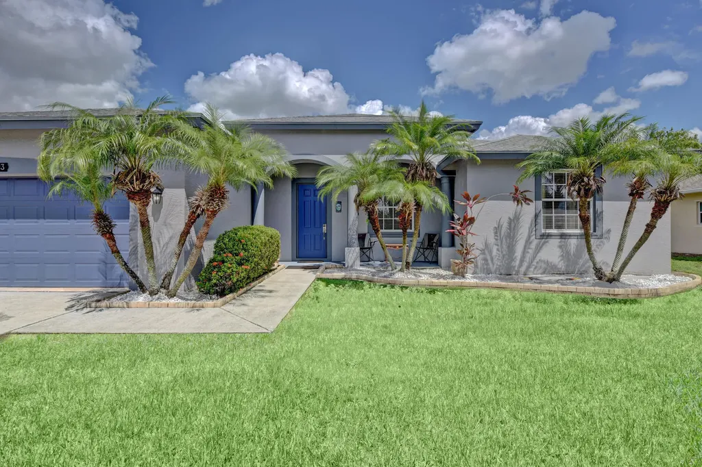 1043 SW Fisherman Avenue Port St Lucie FL 34953