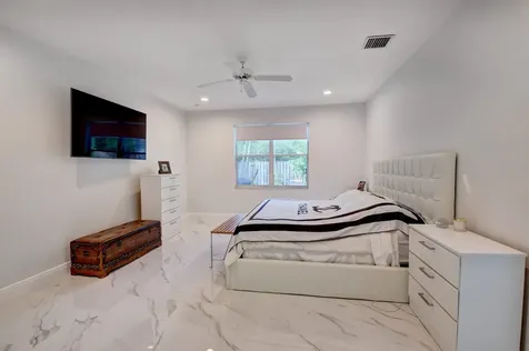 6661 NW 24th Terrace Boca Raton FL 33496