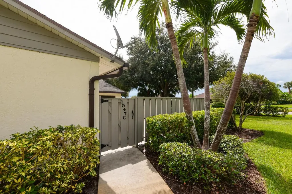1547 Pheasant Walk Fort Pierce FL 34950