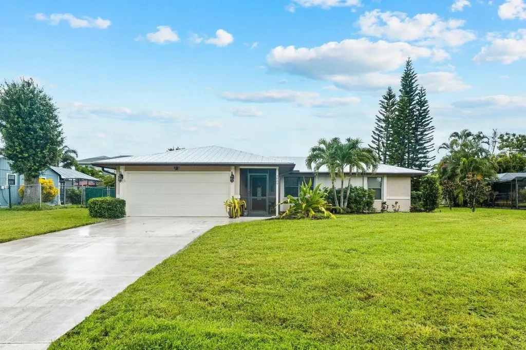 2089 SW Aguero Street Port St Lucie FL 34953