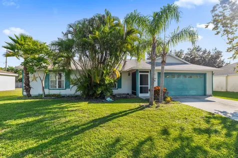 2257 SE Friendship Street Port St Lucie FL 34952