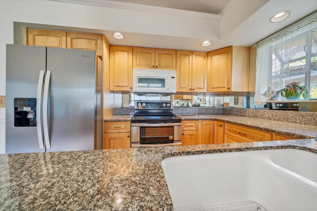 10871 Lakemore Lane Boca Raton FL 33498