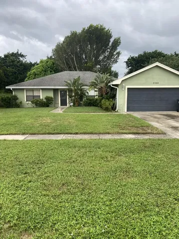 7355 Woodland Creek Lane Lake Worth FL 33467