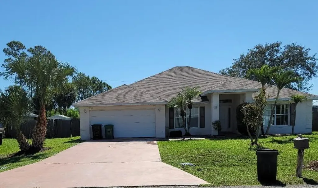 933 SW College Park Road Port St Lucie FL 34953