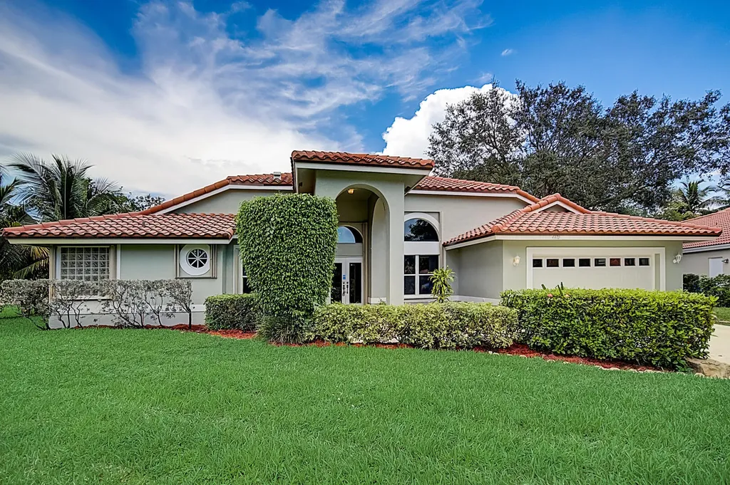4370 NW 62nd Terrace Coral Springs FL 33067