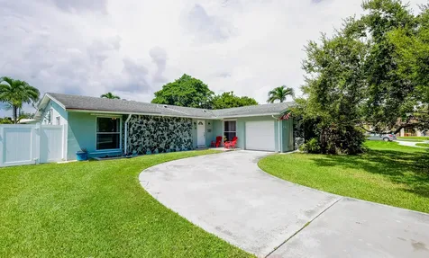 18942 SW 94th Avenue Cutler Bay FL 33157