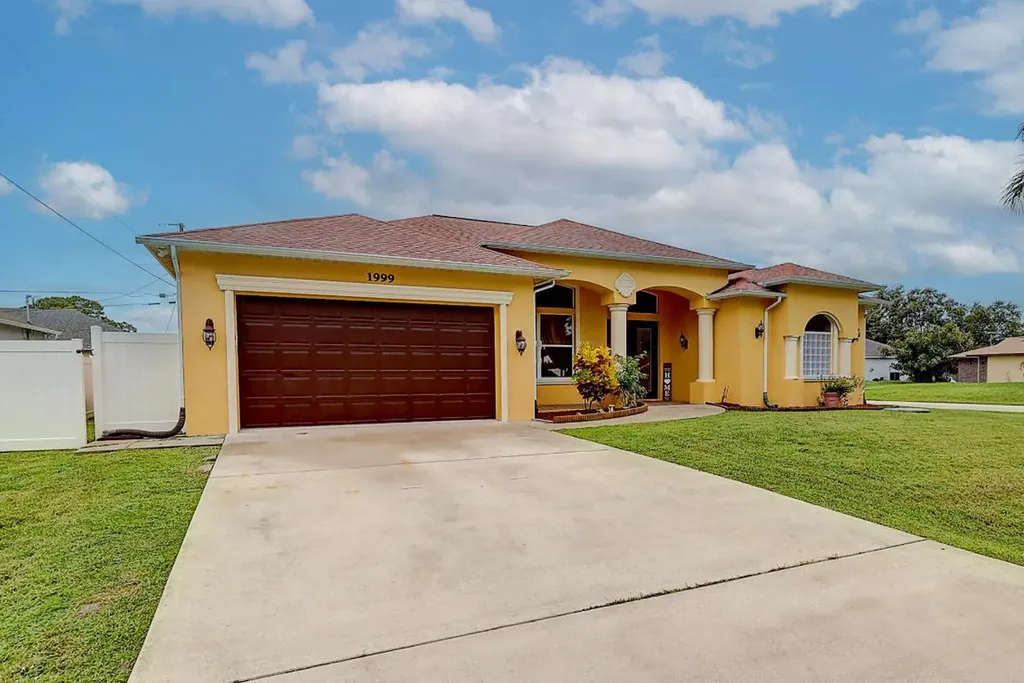 1999 SW Gourmet Street Port St Lucie FL 34953