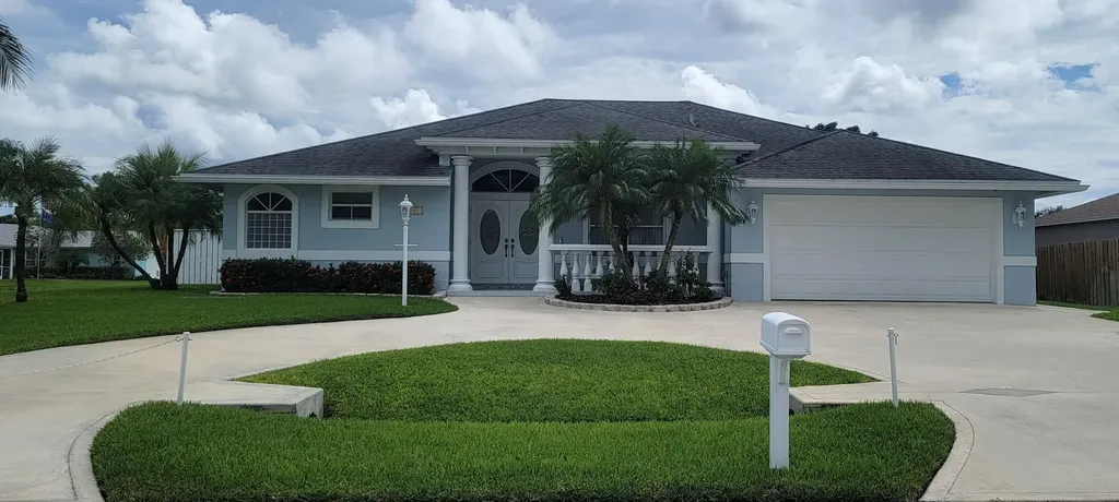 982 SE Atlantus Avenue Port St Lucie FL 34983