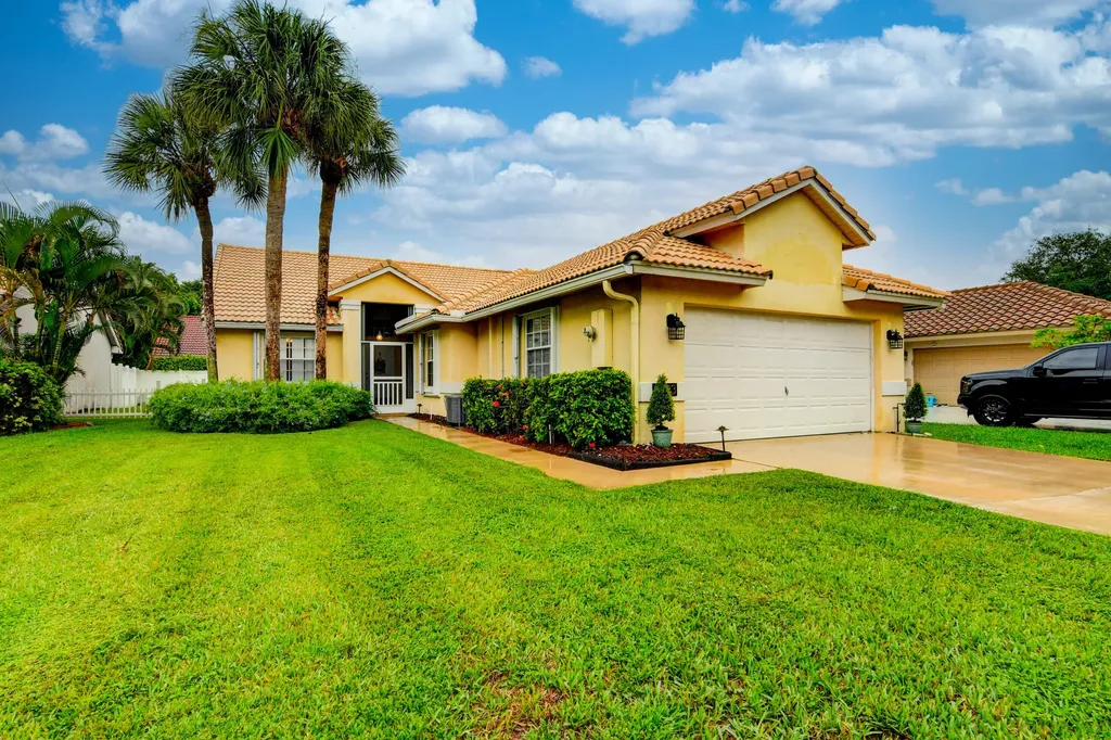3723 S Lancewood Place Delray Beach FL 33445