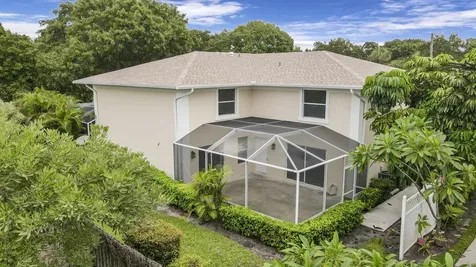 1536 N Lawnwood Circle Fort Pierce FL 34950