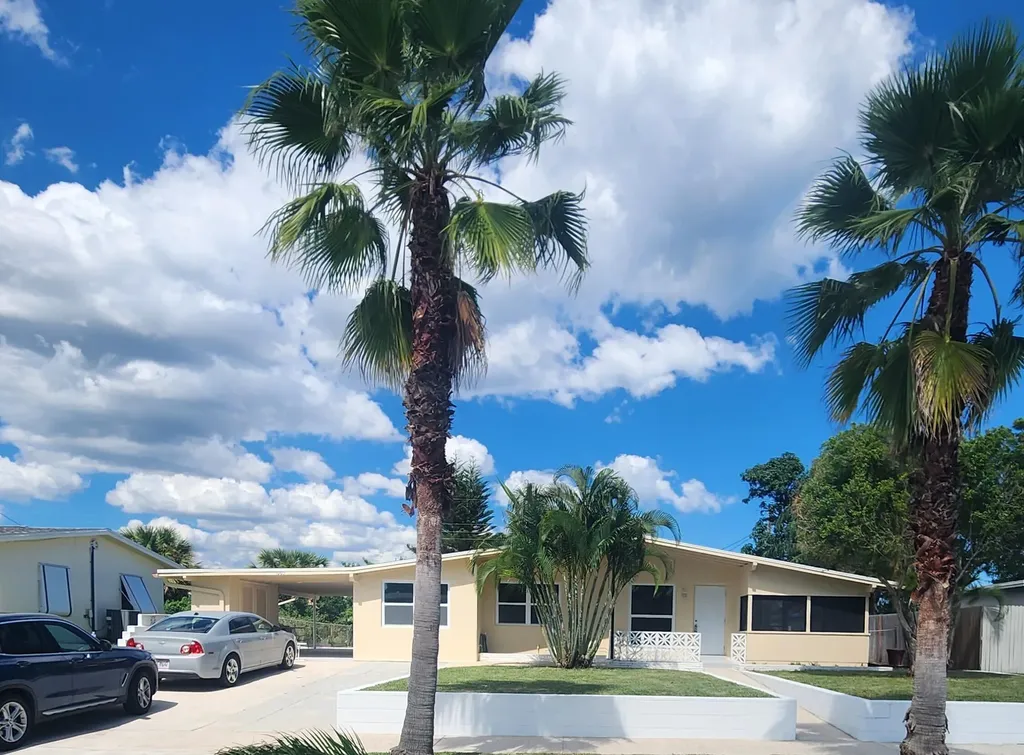 1003 W Broward Street Lantana FL 33462
